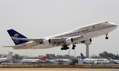 Hàng không Ả Rập Xê Út cấm nam nữ ngồi cạnh nhau trên máy bay