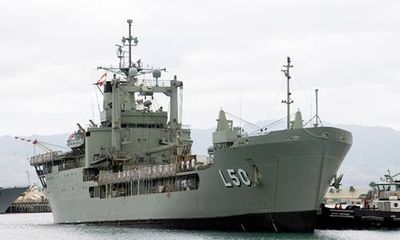 Australia tặng Philippines hai tàu đổ bộ quân sự