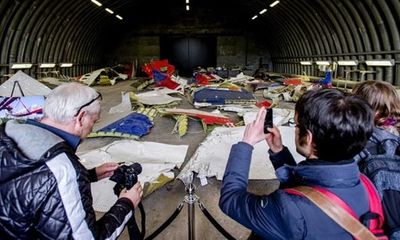 Hà Lan cho phép thân nhân MH17 đến xem mảnh vỡ