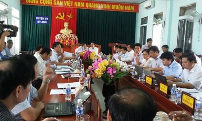 Bộ Nội vụ yêu cầu Hà Tĩnh giải quyết vụ 214 giáo viên bị cắt hợp đồng