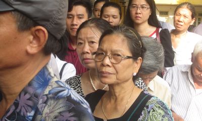 Vợ Nguyễn Mạnh Tường lặng lẽ tới dự phiên xử phúc thẩm chồng
