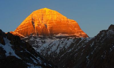 Bí ẩn về ngọn núi thiêng Kailash: Nơi du khách chỉ được hành hương quanh chân núi