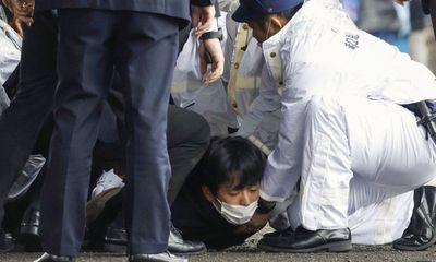 Thủ tướng Nhật Bản phải sơ tán vì vật thể lạ phát nổ