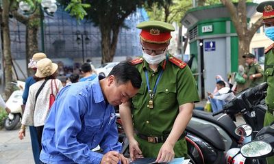 Hà Nội: Thu giá vé cao gấp 3 lần, bãi xe tại điểm trải nghiệm xe bus 2 tầng bị xử phạt