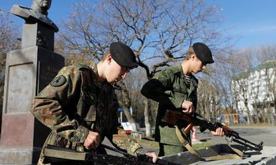 Tình báo Anh: Học sinh Nga được đào tạo cách sử dụng súng trường