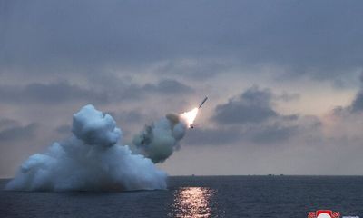 Tin tức quân sự mới nóng nhất ngày 29/1: Triều Tiên lần đầu phóng thành công tên lửa hành trình từ tàu ngầm