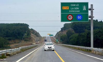 Cục Đường bộ đề xuất điều chỉnh vạch sơn, cho xe chạy vào lề đường cao tốc Cam Lộ - La Sơn