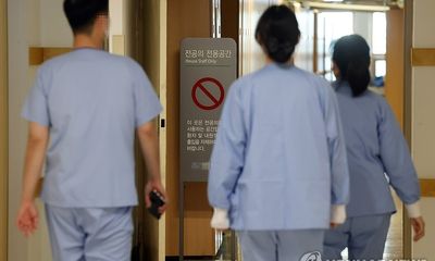 Căng thẳng dâng cao, Hàn Quốc đình chỉ giấy phép hành nghề của 7.000 bác sĩ