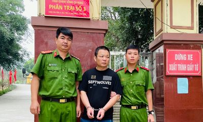 Công an Phú Yên lý giải việc bắt người vừa được trả tự do ngay trước cổng trại giam