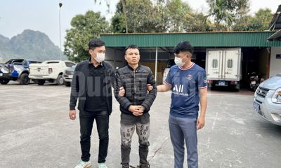 Quảng Ninh: Bắt đối tượng đập cửa kính ô tô, trộm cắp tài sản