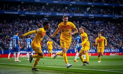 Chiến thắng ấn tượng trước Espanyol, Barcelona lên ngôi vô địch La Liga sớm 4 vòng đấu