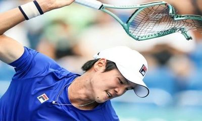 Thể thao - ASIAD 19: Kwon Soon-woo đập vợt vì “ức chế” trước những chiêu trò của đối thủ