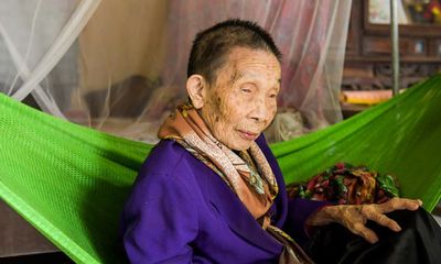 Cộng đồng mạng - Hải Dương: Cụ bà 122 tuổi tóc vẫn còn đen, răng rụng lại mọc, vẻ ngoài được nhận xét trẻ hơn so với tuổi thật