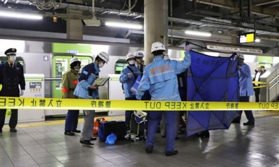 Bốn người bị thương trong vụ đâm dao trên tàu điện Nhật Bản