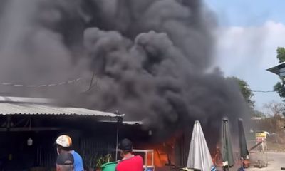 Cháy sạp hàng tại một chợ ở tỉnh Long An