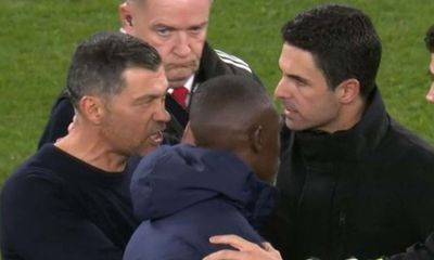 Bóng đá - Toàn cảnh vụ cãi vã giữa HLV Porto và HLV Arsenal
