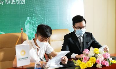 Phan Văn Đức ký hợp đồng ở lại Sông Lam Nghệ An thêm 3 năm