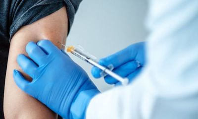 16 đối tượng được ưu tiên tiêm vaccine COVID-19