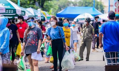 TP.HCM mở chợ dã chiến, người dân háo hức đi mua thực phẩm sau thời gian dài giãn cách