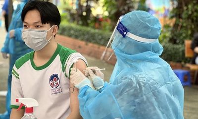 Hà Nội yêu cầu tiêm vaccine cho trẻ em theo lộ trình hạ dần độ tuổi từ 12-14 tuổi