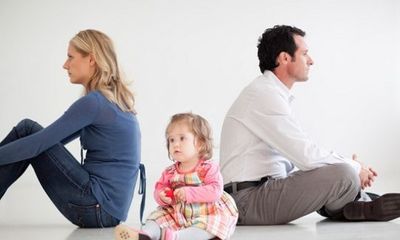 Khi nào cả cha và mẹ đều không có quyền nuôi con sau ly hôn?