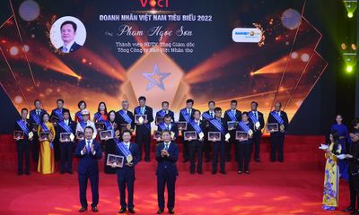 Tổng giám đốc Bảo Việt Nhân thọ vinh dự nhận danh hiệu “Doanh nhân Việt Nam tiêu biểu” năm 2022