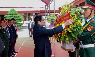 Chùm ảnh: Thủ tướng Phạm Minh Chính dâng hương tưởng niệm cố Thủ tướng Phạm Văn Đồng