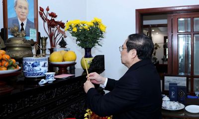Thủ tướng Phạm Minh Chính dâng hương tưởng niệm cố Thủ tướng Phạm Văn Đồng, Đại tướng Võ Nguyên Giáp