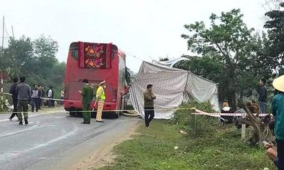 Tin tức tai nạn giao thông mới ngày 8/2: Ô tô khách đâm xe tải dừng đỗ, 2 người thương vong