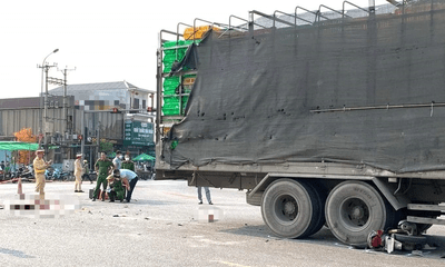 Hà Tĩnh: Va chạm với ô tô tải, 2 học sinh đi xe máy thương vong