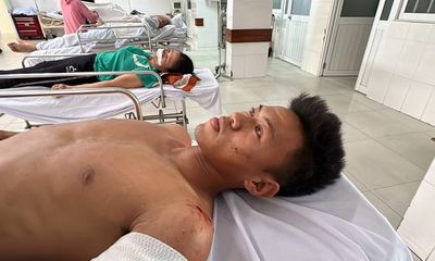 Nhân chứng vụ xe chở đội bóng đá ở Quảng Nam gặp nạn: 