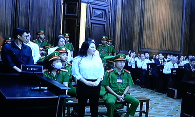 Bà Nguyễn Phương Hằng bật khóc nhận sai, nói lời xin lỗi trước tòa