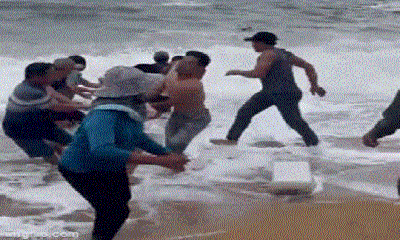 Hơn 100 người nỗ lực cứu 3 ngư dân ôm can nhựa lênh đênh trên biển Hà Tĩnh