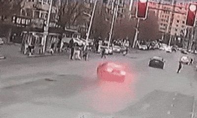 Video: Bủn rủn xem cảnh ô tô 