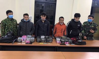 Lào Cai: Gần 100 cán bộ chiến sĩ vây bắt 4 đối tượng vận chuyển 100 bánh heroin