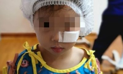 Con gái nhập viện trong bộ dạng bị thương nghiêm trọng, nguyên nhân khiến mẹ giận “sôi máu”