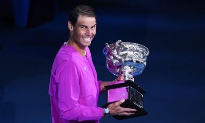 Rafael Nadal nói gì sau màn ngược dòng ngoạn mục giành Grand Slam thứ 21?