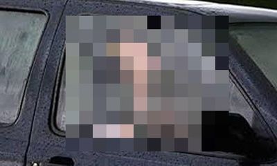 Vợ giận tím mặt vì cảnh tượng nhức mắt bên trong chiếc xe rung lắc của chồng
