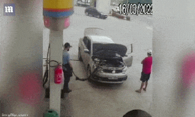 Video: Ô tô bất ngờ phát nổ kinh hoàng trong lúc đổ xăng