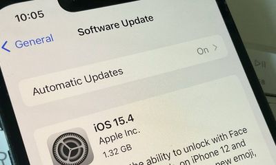 Tin tức công nghệ mới nóng nhất hôm nay 25/3: Apple nói gì về việc iOS 15.4 gây tụt pin nhanh?