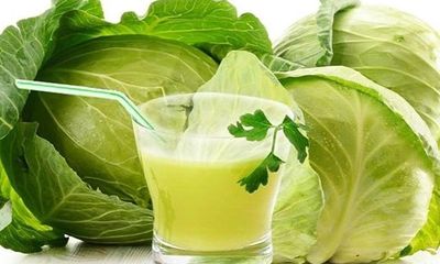 9 lợi ích sức khỏe bất ngờ của nước ép bắp cải