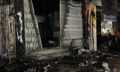 Tiệm áo cưới ở TP.HCM bốc cháy dữ dội, thiêu rụi nhiều tài sản