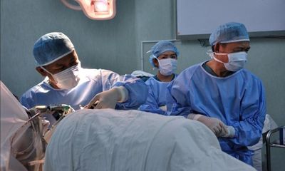 Phẫu thuật não cứu bé trai bị co giật toàn thân 6-7 cơn mỗi ngày