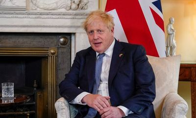 Thủ tướng Anh Boris Johnson vượt qua cuộc bỏ phiếu bất tín nhiệm 