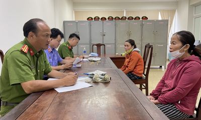 Thừa Thiên – Huế: Bắt 2 phụ nữ giả mua lá chuối để trộm hơn 20.000 USD