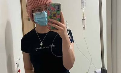 Cô gái 24 tuổi phát hiện mắc ung thư vú từ vết sưng trên ngực