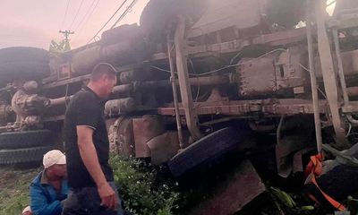 Lật xe tải ở Lâm Đồng khiến 5 người bị thương 
