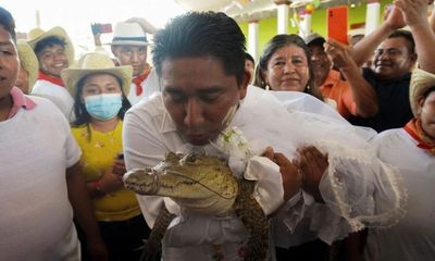 Người đàn ông kết hôn với cá sấu vì lý do gây ngỡ ngàng