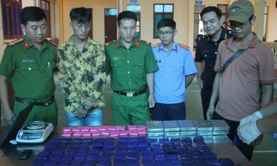 Điện Biên: Bắt đối tượng vận chuyển 10 bánh heroin, 18.000 viên ma túy tổng hợp