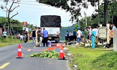 Đắk Lắk: Ô tô tải va chạm xe đạp điện, bé 12 tuổi tử vong tại chỗ